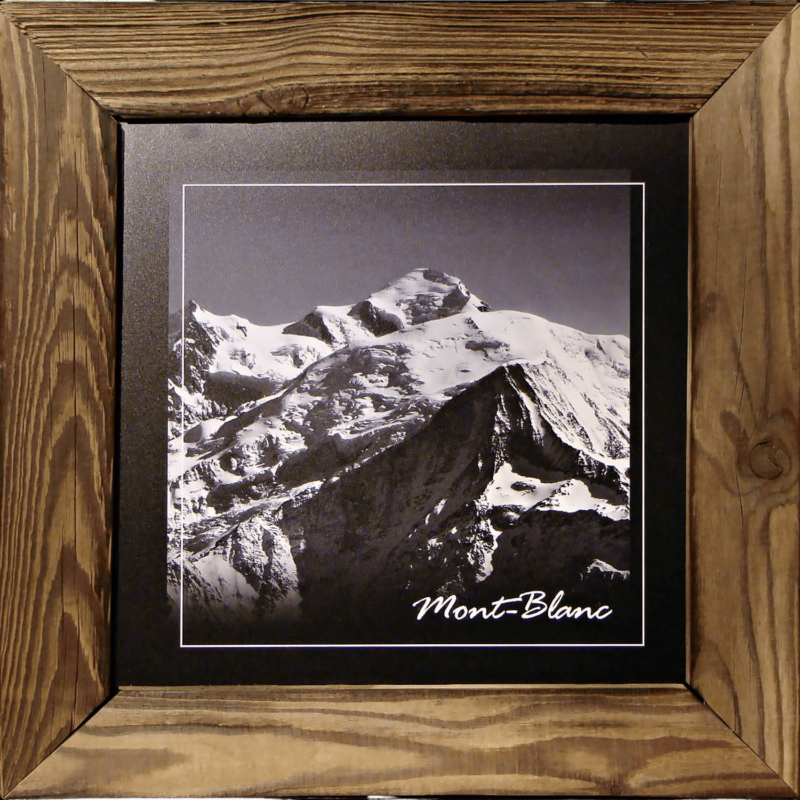 Tableau en Vieux Bois – Mont Blanc 50 x 50 cm Tableaux vieux bois meublespin.fr - mobilier et de décoration de style montagne ou chalet- meubles en pin, mobilier en bois massif de qualité, canapés convertibles - https://meublespin.fr