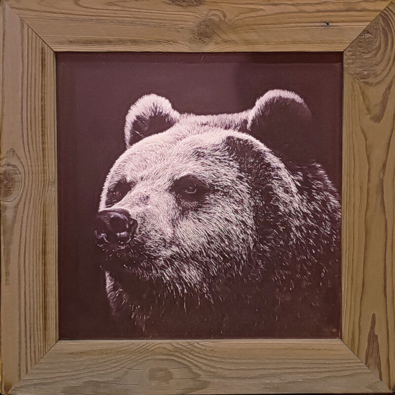 Tableau en Vieux Bois – Ours 50 x 50 cm Tableaux vieux bois meublespin.fr - mobilier et de décoration de style montagne ou chalet- meubles en pin, mobilier en bois massif de qualité, canapés convertibles - https://meublespin.fr