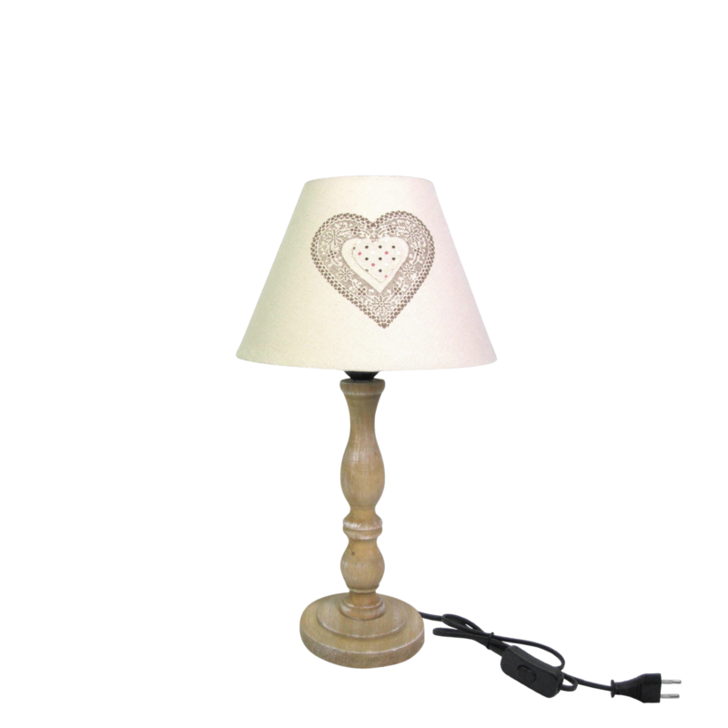 Lampe en bois. Motif cœur imprimé – h40 – Ø 22.5 cm Lampes à poser meublespin.fr - mobilier et de décoration de style montagne ou chalet- meubles en pin, mobilier en bois massif de qualité, canapés convertibles - https://meublespin.fr