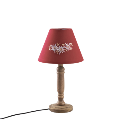 Lampe en bois. Motif Edelweiss Brodés – h40 – Ø 22.5 cm Lampes à poser meublespin.fr - mobilier et de décoration de style montagne ou chalet- meubles en pin, mobilier en bois massif de qualité, canapés convertibles - https://meublespin.fr