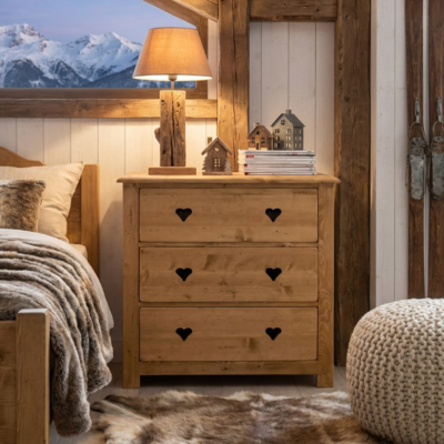 Commode 3 Tiroirs en Pin Massif 80 cm - meublespin.fr - Chamonix Commode 3 Tiroirs en Pin Massif 80 cm Chamonix meublespin.fr - mobilier et de décoration de style montagne ou chalet- meubles en pin, mobilier en bois massif de qualité, canapés convertibles - https://meublespin.fr