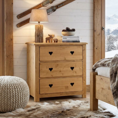 Commode 3 Tiroirs en Pin Massif 80 cm - meublespin.fr - Chamonix Commode 3 Tiroirs en Pin Massif 80 cm Chamonix meublespin.fr - mobilier et de décoration de style montagne ou chalet- meubles en pin, mobilier en bois massif de qualité, canapés convertibles - https://meublespin.fr