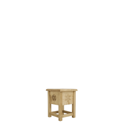 Tabouret coffre Chalet sculpté en pin massif Bancs & Tabourets meublespin.fr - mobilier et de décoration de style montagne ou chalet- meubles en pin, mobilier en bois massif de qualité, canapés convertibles - https://meublespin.fr