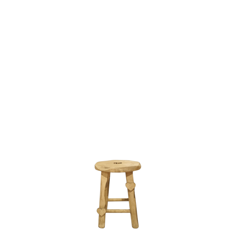 Tabouret rond travaillé avec 2 cœurs en pin massif Chamonix meublespin.fr - mobilier et de décoration de style montagne ou chalet- meubles en pin, mobilier en bois massif de qualité, canapés convertibles - https://meublespin.fr