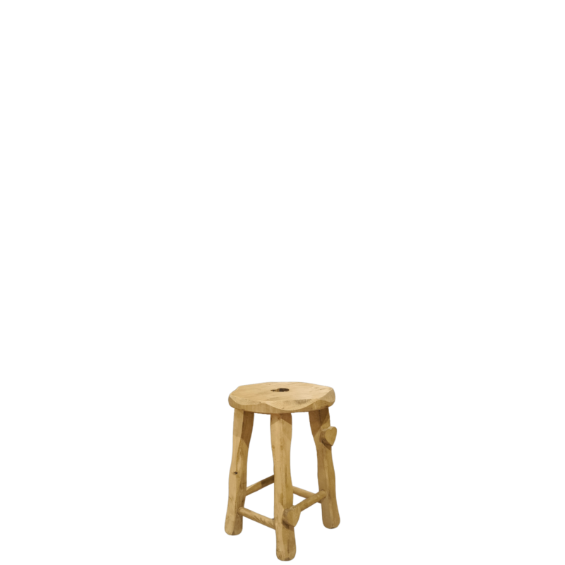 Tabouret rond travaillé avec 2 cœurs en pin massif Chamonix meublespin.fr - mobilier et de décoration de style montagne ou chalet- meubles en pin, mobilier en bois massif de qualité, canapés convertibles - https://meublespin.fr