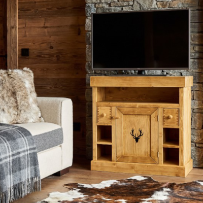 Meuble TV Cerf  1 Porte et 2 Tiroirs  en Pin Massif 90 cm Meubles TV en Bois Massif meublespin.fr - mobilier et de décoration de style montagne ou chalet- meubles en pin, mobilier en bois massif de qualité, canapés convertibles - https://meublespin.fr