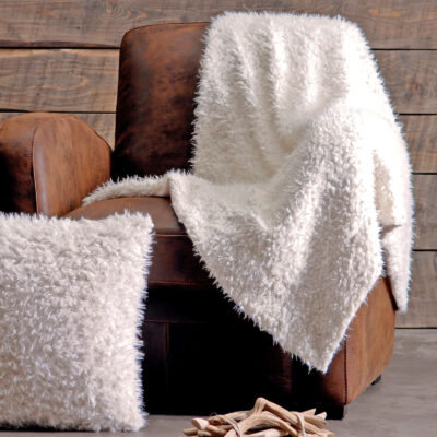 PLAID Mouton Blanc 130 x 160 cm Plaids et coussins meublespin.fr - mobilier et de décoration de style montagne ou chalet- meubles en pin, mobilier en bois massif de qualité, canapés convertibles - https://meublespin.fr