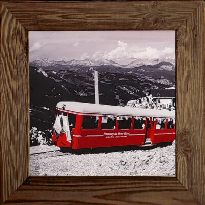 Tableau en Vieux Bois – Tramway 1 – 50 x 50 cm Tableaux vieux bois meublespin.fr - mobilier et de décoration de style montagne ou chalet- meubles en pin, mobilier en bois massif de qualité, canapés convertibles - https://meublespin.fr