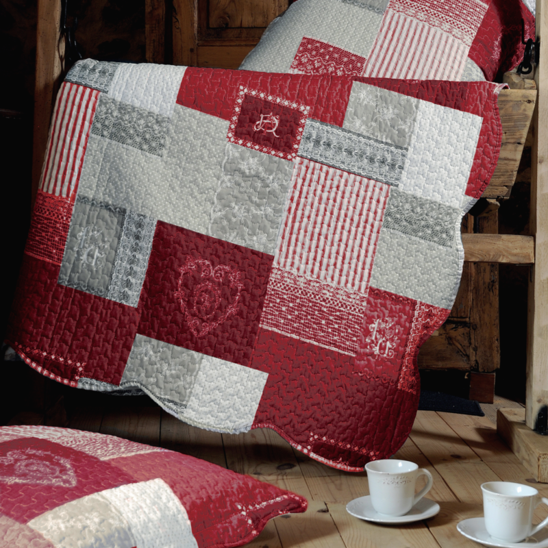 Boutis Arkansas Rouge Les Housses de Couettes meublespin.fr - mobilier et de décoration de style montagne ou chalet- meubles en pin, mobilier en bois massif de qualité, canapés convertibles - https://meublespin.fr