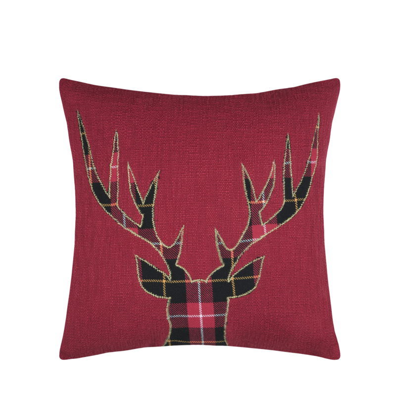 Coussin 45 x 45 – Finna – motif cerf Plaids et coussins meublespin.fr - mobilier et de décoration de style montagne ou chalet- meubles en pin, mobilier en bois massif de qualité, canapés convertibles - https://meublespin.fr
