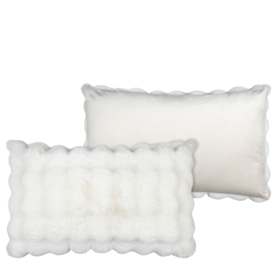 Coussin Nebraska écru 80 x 50 cm en fourrure synthétique Plaids et coussins meublespin.fr - mobilier et de décoration de style montagne ou chalet- meubles en pin, mobilier en bois massif de qualité, canapés convertibles - https://meublespin.fr