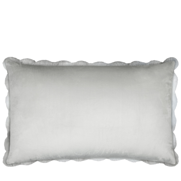 Coussin Nebraska perle 80 x 50 cm en fourrure synthétique Plaids et coussins meublespin.fr - vente de mobilier et de décoration de style montagne ou chalet- vente de meubles en pin et canapés convertibles - https://meublespin.fr