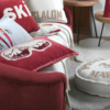 Pouf – Coussin Chamonix écru Ø 45 Peluches meublespin.fr - vente de mobilier et de décoration de style montagne ou chalet- vente de meubles en pin et canapés convertibles - https://meublespin.fr