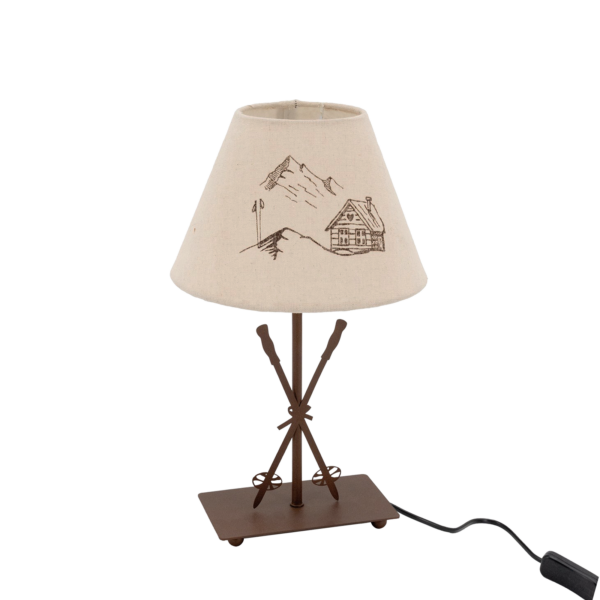 Lampe Batons de Skis en métal. Motif Chalet – h39 – Ø 22 cm Lampes à poser meublespin.fr - vente de mobilier et de décoration de style montagne ou chalet- vente de meubles en pin et canapés convertibles - https://meublespin.fr