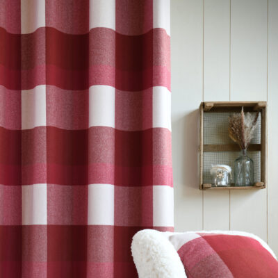 Rideau à oeillets Sollières Rouge Les Rideaux meublespin.fr - mobilier et de décoration de style montagne ou chalet- meubles en pin, mobilier en bois massif de qualité, canapés convertibles - https://meublespin.fr