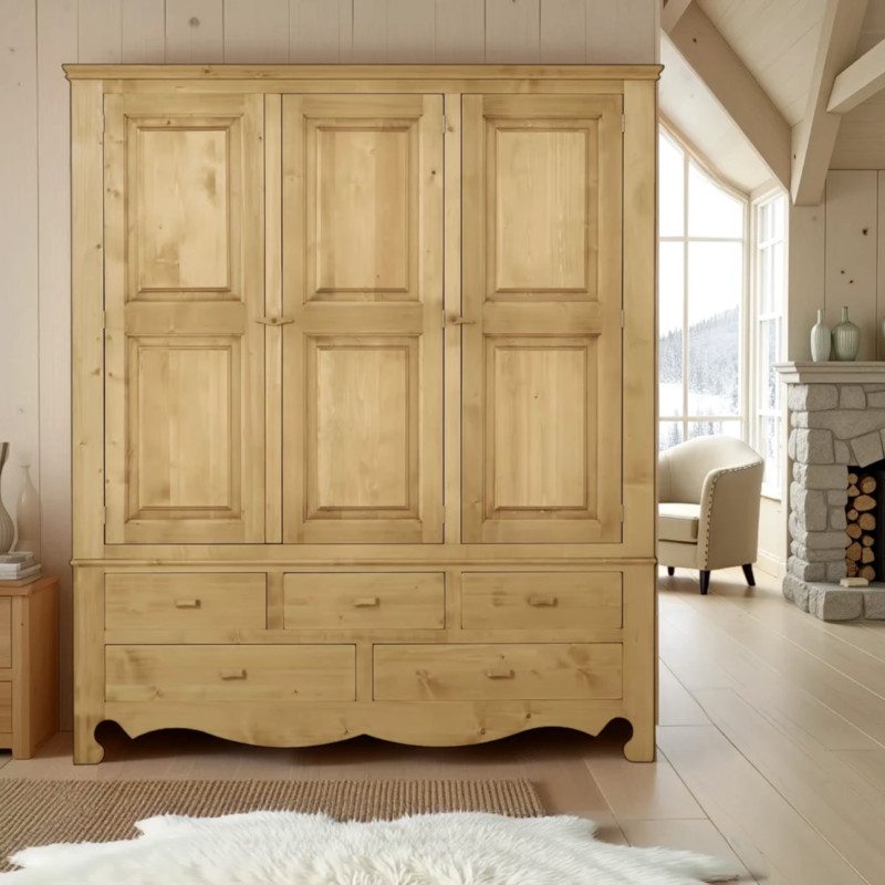 Armoire 3 Portes 5 Tiroirs sans cœurs en Pin Massif Armoires en bois massif meublespin.fr - mobilier et de décoration de style montagne ou chalet- meubles en pin, mobilier en bois massif de qualité, canapés convertibles - https://meublespin.fr