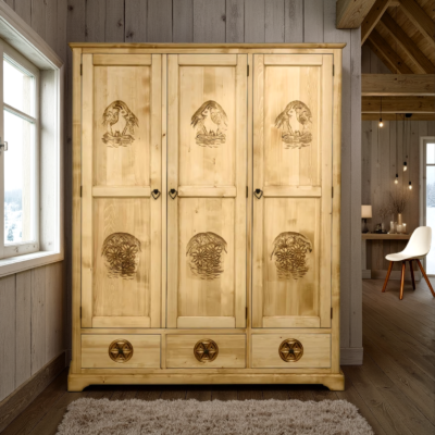 Armoire Sculptée 3 Portes et 3 Tiroirs en Pin Massif Armoires en bois massif meublespin.fr - mobilier et de décoration de style montagne ou chalet- meubles en pin, mobilier en bois massif de qualité, canapés convertibles - https://meublespin.fr