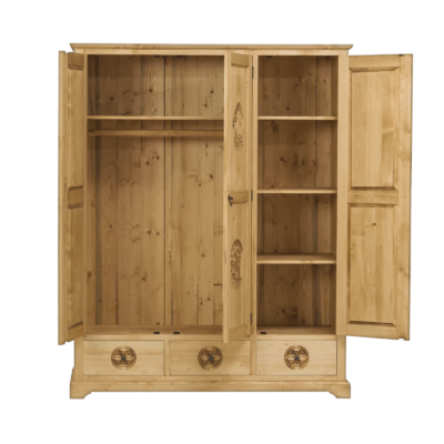 Armoire Sculptée 3 Portes et 3 Tiroirs en Pin Massif Armoires en bois massif meublespin.fr - mobilier et de décoration de style montagne ou chalet- meubles en pin, mobilier en bois massif de qualité, canapés convertibles - https://meublespin.fr