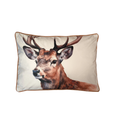 Coussin 60×40 – Faune Brun – motif Cerf Plaids et coussins meublespin.fr - mobilier et de décoration de style montagne ou chalet- meubles en pin, mobilier en bois massif de qualité, canapés convertibles - https://meublespin.fr