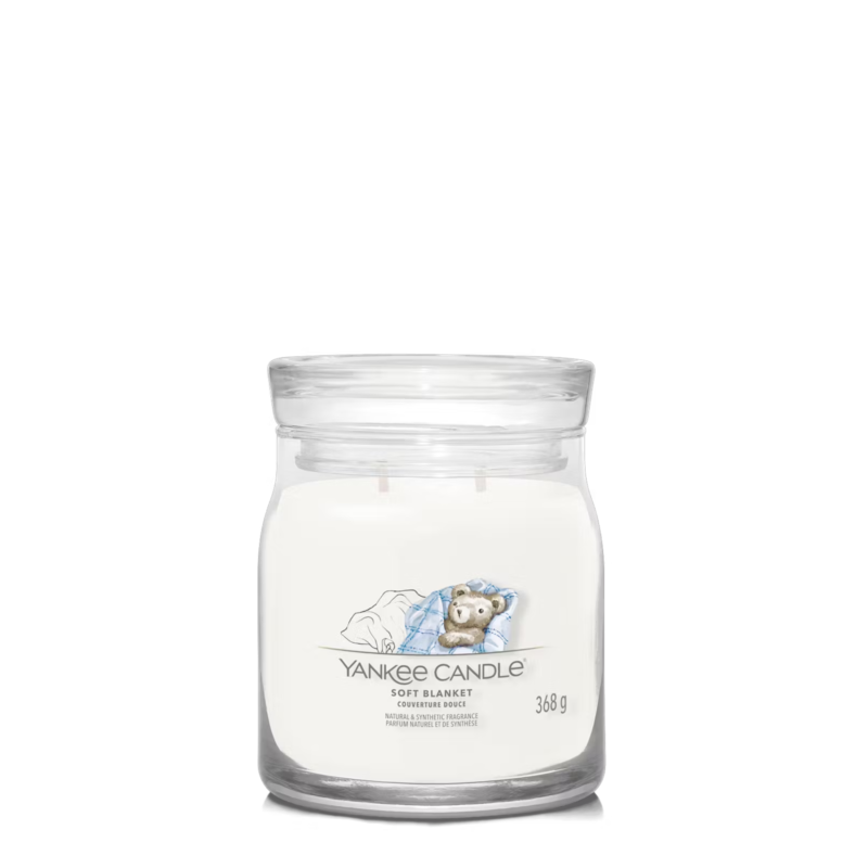 YANKEE CANDLE Bougie – Couverture douce 368gr Bougies Parfumées meublespin.fr - mobilier et de décoration de style montagne ou chalet- meubles en pin, mobilier en bois massif de qualité, canapés convertibles - https://meublespin.fr