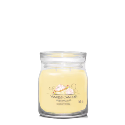YANKEE CANDLE Bougie – Gâteau à la vanille 368gr Bougies Parfumées meublespin.fr - mobilier et de décoration de style montagne ou chalet- meubles en pin, mobilier en bois massif de qualité, canapés convertibles - https://meublespin.fr