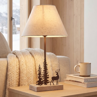Lampe cerf sapins métal et bois – h45 – Ø 26 cm Lampes à poser meublespin.fr - mobilier et de décoration de style montagne ou chalet- meubles en pin, mobilier en bois massif de qualité, canapés convertibles - https://meublespin.fr